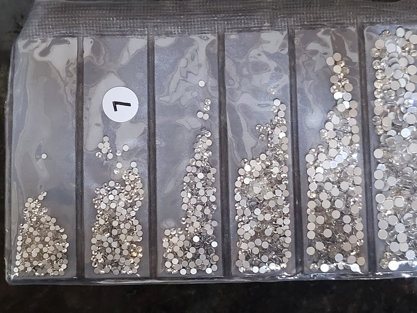 Partition-size 1440pcs Nail Art Rhinestones Crystals Strass For Nails Decoration 1440 Pcs SS4 SS6 SS8 SS10 SS12 SS16 by jargod